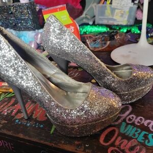 JustFab Silver High Heels with Shimmering Finish